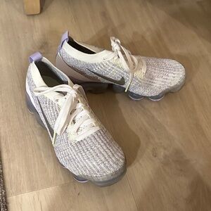 Nike Women's White and Lavender Sneakers